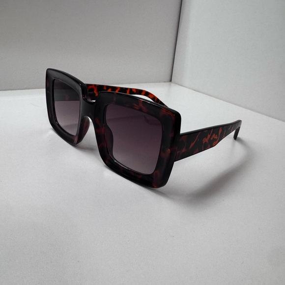 Tortoise Shell Square Sunglasses - Picture 5 of 8